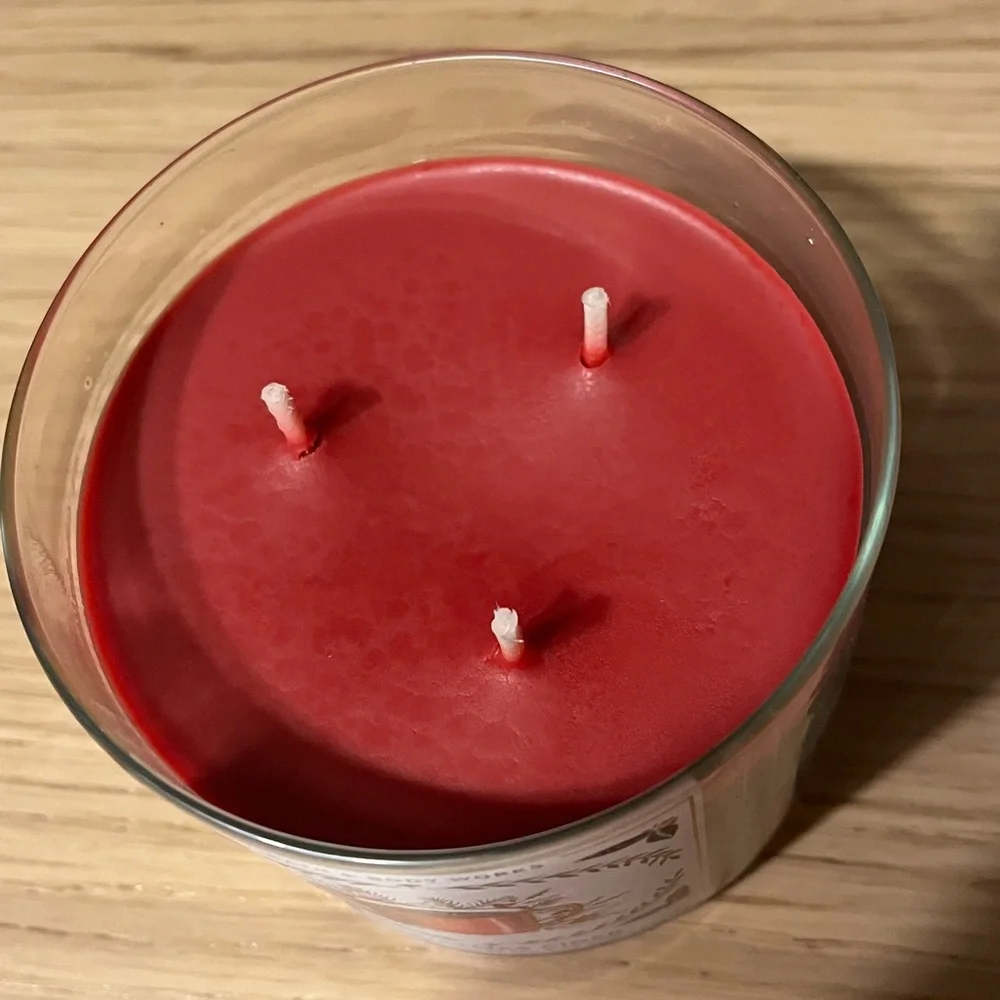 Bath & Body Works Red Mug Christmas Candle